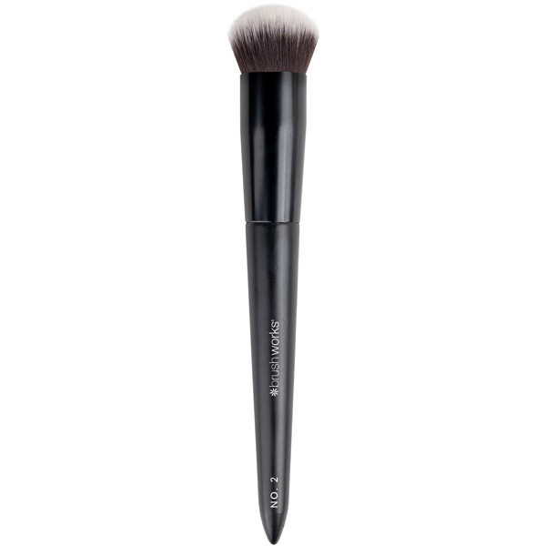 Brushworks No. 2 Buffing Foundation Brush (Bilde 3 av 9)