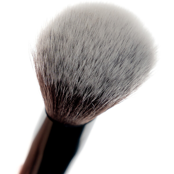 Brushworks No. 2 Buffing Foundation Brush (Bilde 4 av 9)