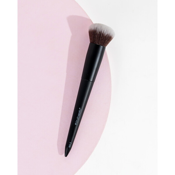 Brushworks No. 2 Buffing Foundation Brush (Bilde 5 av 9)