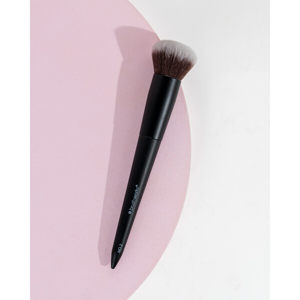 Brushworks No. 3 Multi-Tasking Brush (Bilde 5 av 8)