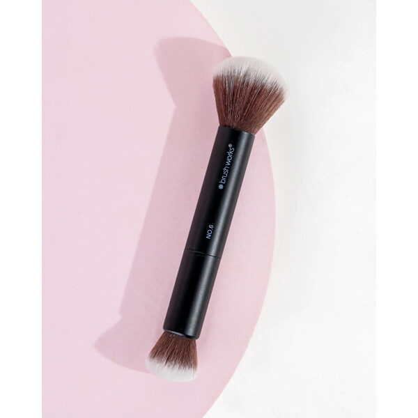 Brushworks No. 6 Double Ended Powder & Buff (Bilde 4 av 8)