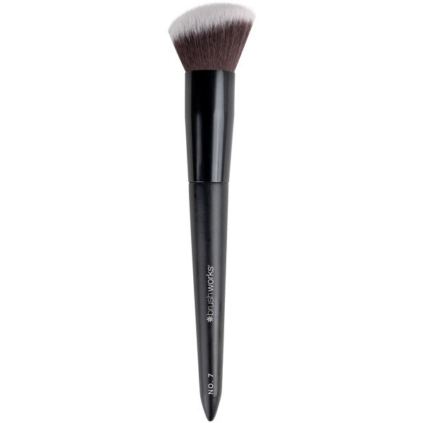 Brushworks No. 7 Angled Blush Brush (Bilde 3 av 9)