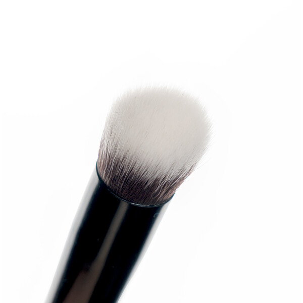 Brushworks No. 8 Precise Angled Concealer Brush (Bilde 4 av 9)