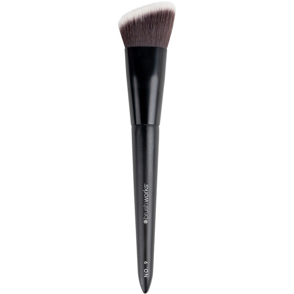 Brushworks No. 9 Angled Flat Foundation Brush (Bilde 3 av 11)