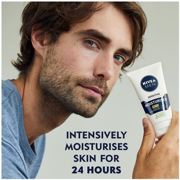 Nivea Men Sensitive Face Moisturiser SPF15 (Bilde 3 av 8)